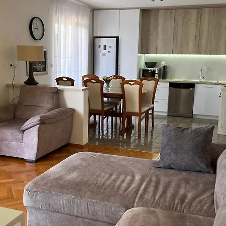 Marr Apartamento Makarska