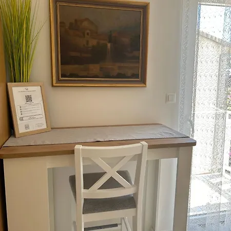 Apartament Marr *