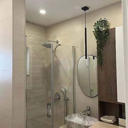 アパート Marr マカルスカ