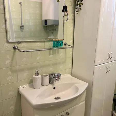 アパート Marr マカルスカ